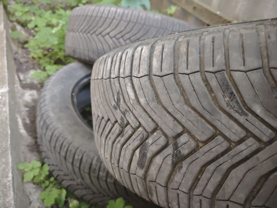 Поодам резину р16 Michelin