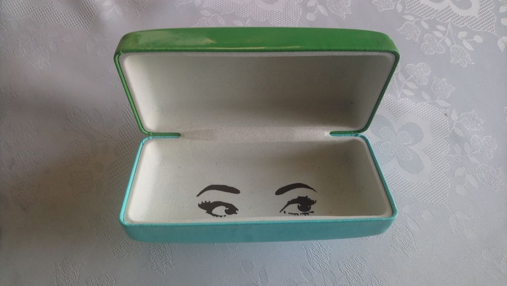 Etui, pudełko na okulary Kate Spade