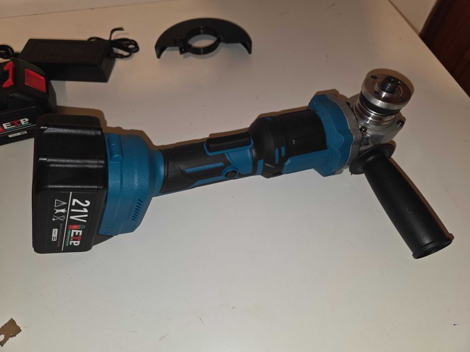 Rebarbadora  2  baterias Novo