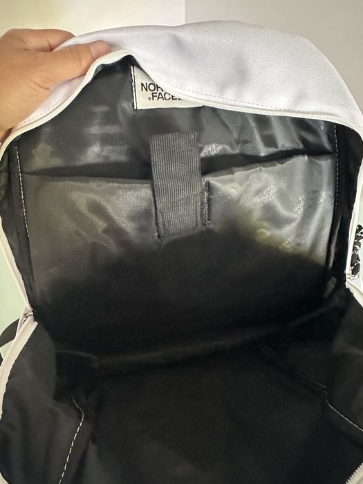 Mochila The Nort Face nova branca