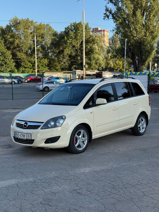 Продам Opel zafira 2012 1.8газ/бензин 250 тис км