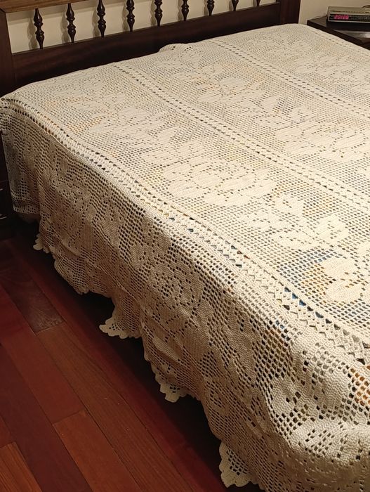 Colcha de crochê feita a mão