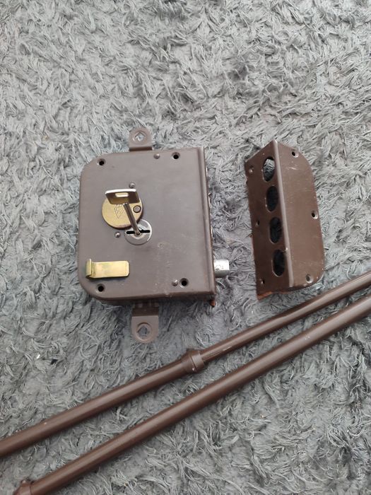 Fechaduras direitas várias