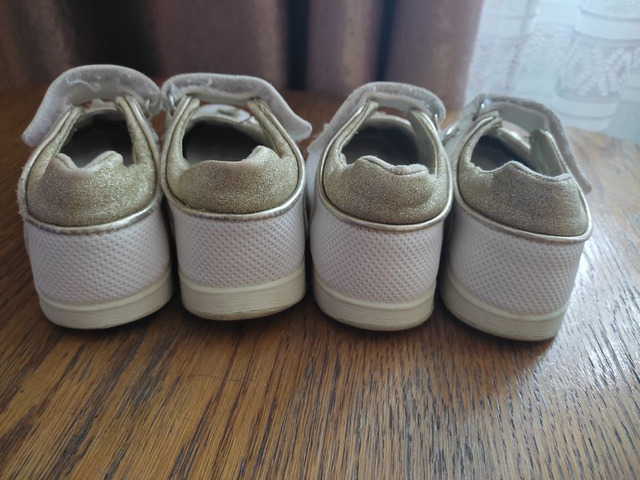 Нарядні білі туфельки 26 і 27 розм. для двійні двойни