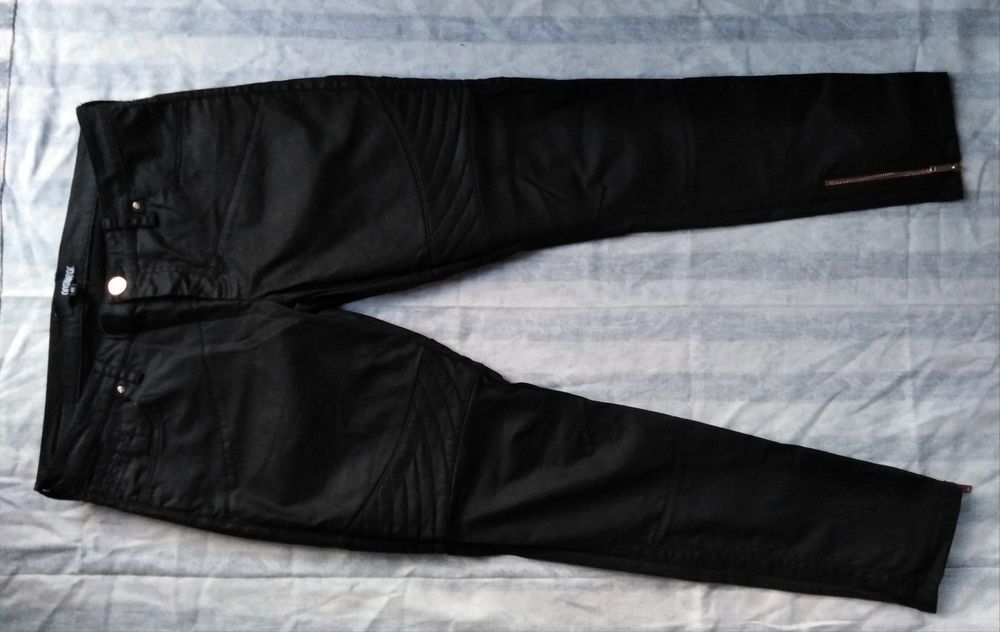 Czarne woskowane spodnie ANSWEAR r:40 /k18.