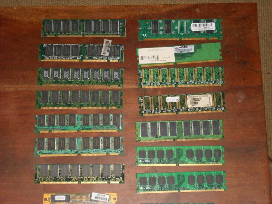 Memorias RAM antigas diversas EDO 72 pin PC66 PC133 DDR SD