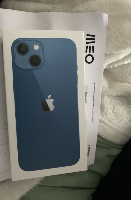 iPhone 13 azul 256gb
