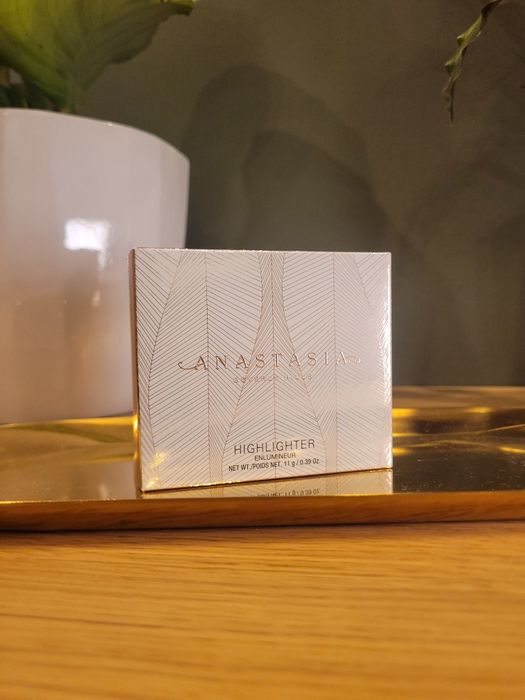 Rozświetlacz Anastazja Beverly Hills Iced Out Highlighter