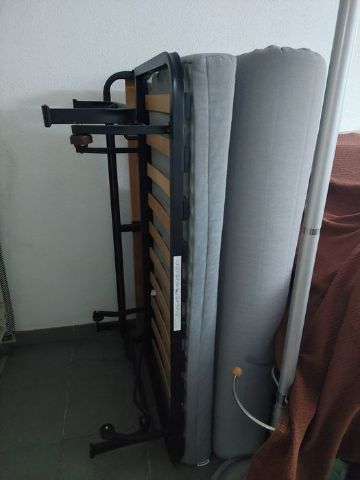 Cama Divã de solteiro