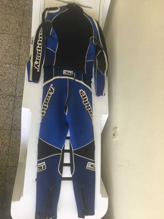 Fato Mota de Água ou Surf SLIPPERY + Camisola