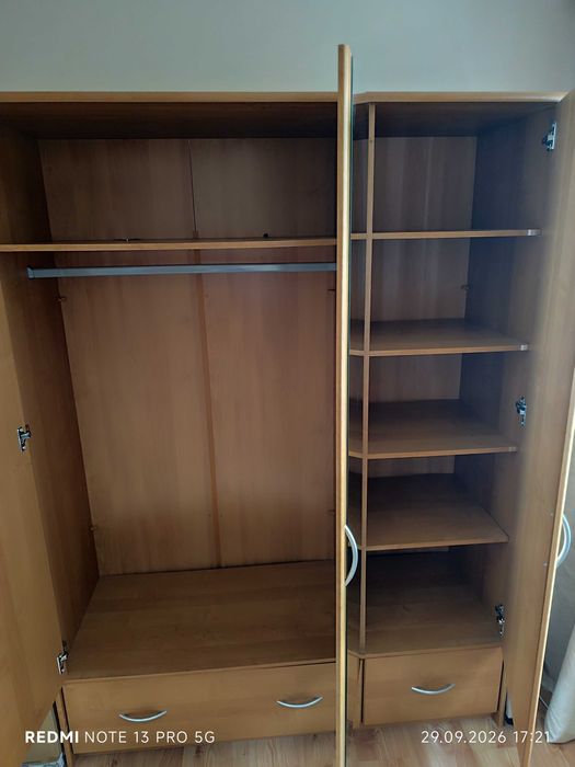 Szafa trzydrzwiowa