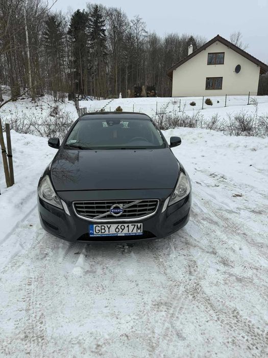 VOLVO V60 2.0 D3 Momentum
