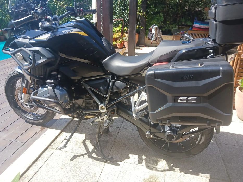 BMW R 1250 GS Exclusive- versão rebaixada