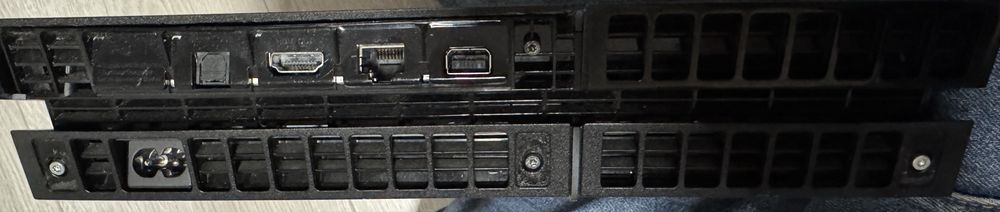 Konsola Sony PlayStation 4 PS4 FAT CUH-1116A – USZKODZONA – NA CZĘŚCI / DO NAPRAWY