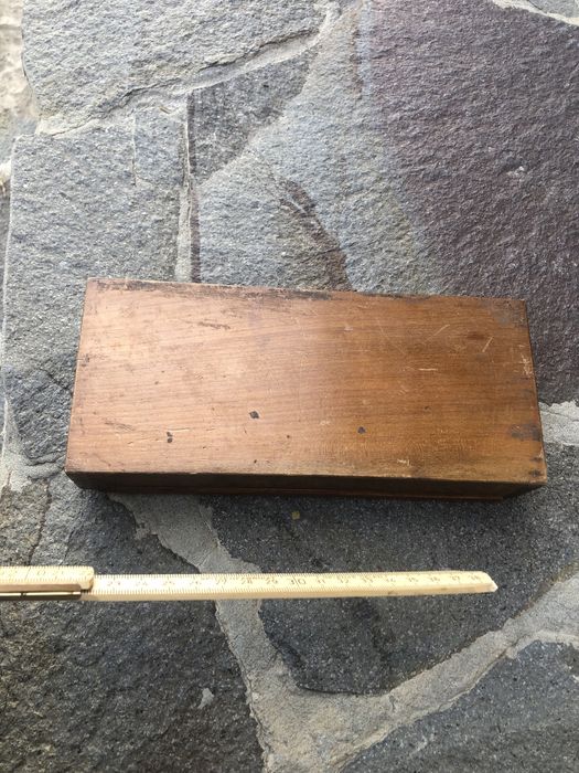 Цікава старовинна скринька