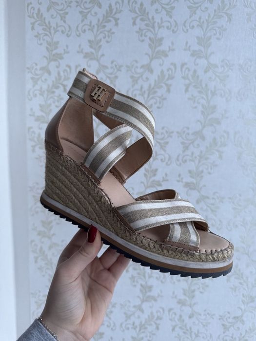 Tommy Hilfiger   Босоніжки