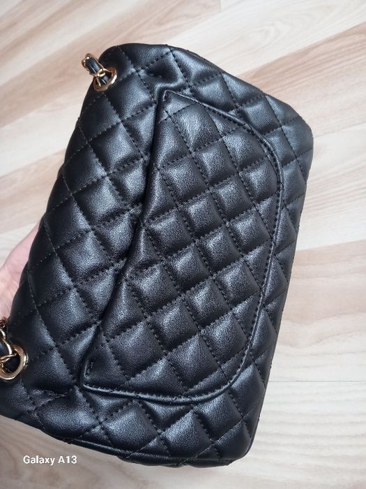 Chanel średnia torebka na ramię