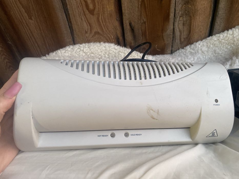 Laminator a4  dziala 100 proc