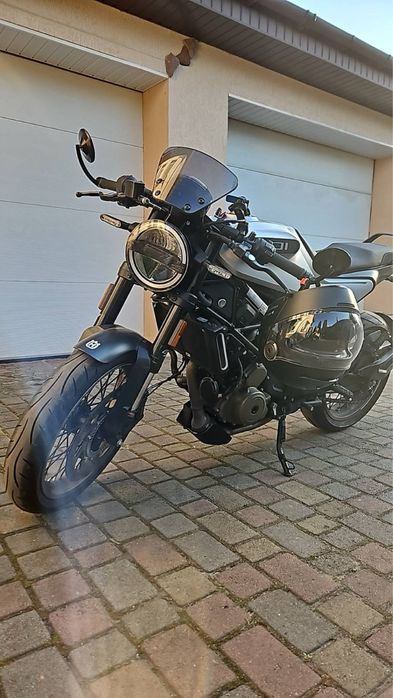 Husquarna Vitpilen 401 (ktm duke 390)