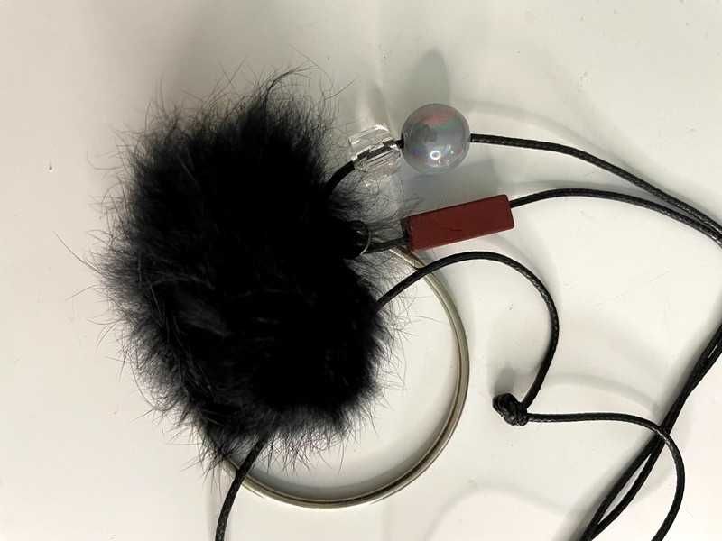 Colar Comprido com Pompom