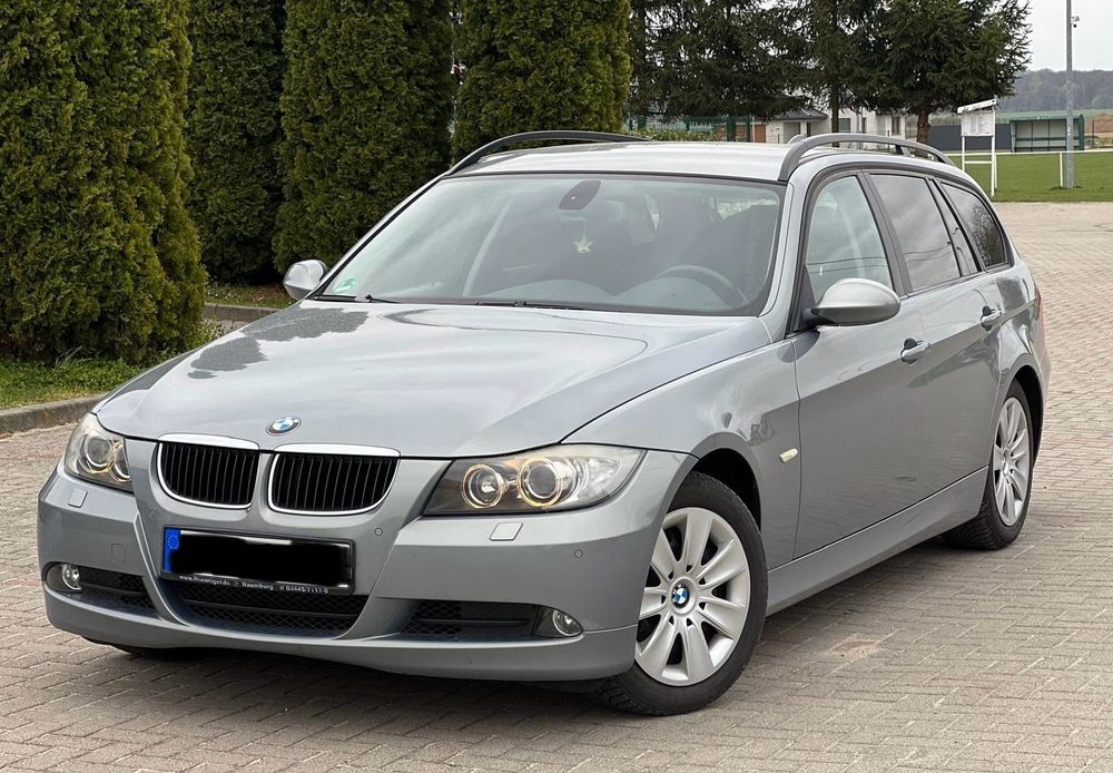 BMW Seria 3 Benzyna Navi Xenon Grzane fotele Alu Bez Rdzy piękna