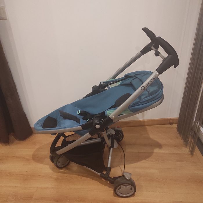 Carrinho de bebê Quinny
