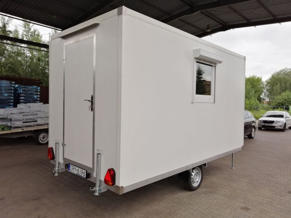 NOWA Przyczepa - kontener - socjalna / sanitarna DMC 750 kg