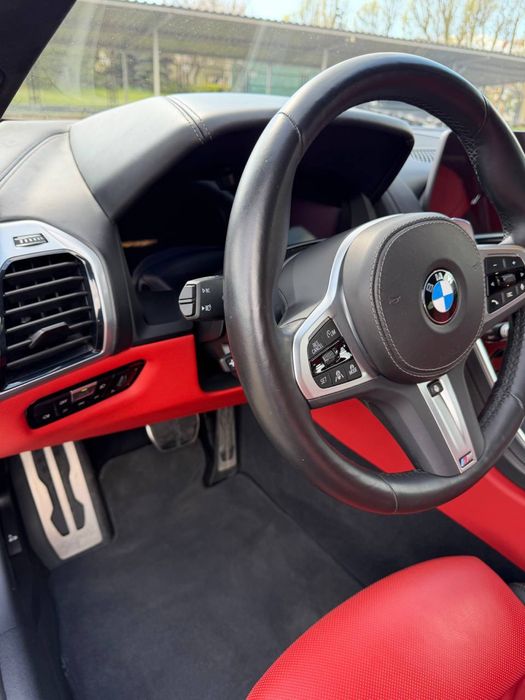 BMW 840D офіційний автомобіль