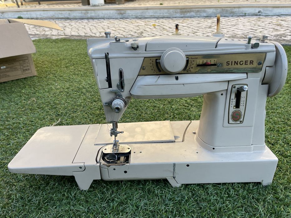 Máquina Singer modelo 431 G (apenas coleção)