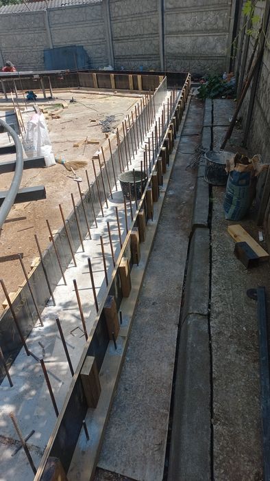 Строительные роботы разного вида)