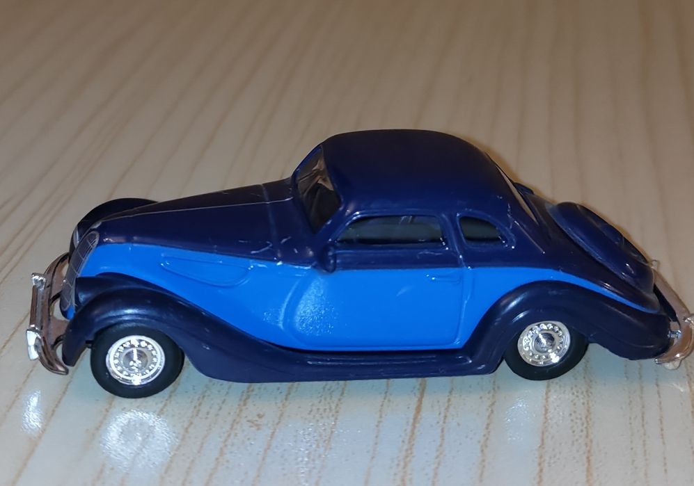 Mini Modell - resorak samochód BMW 327