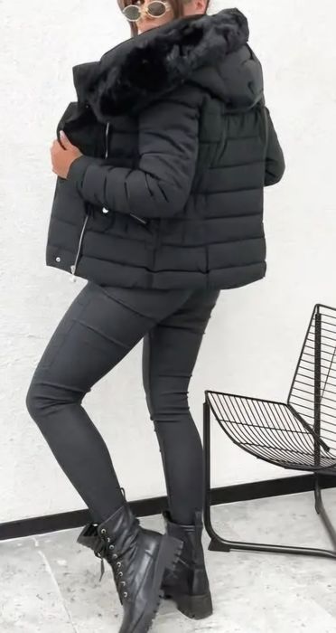 Kurtka puchowa czarna ocieplana srebrny zamek kaptur futerko S