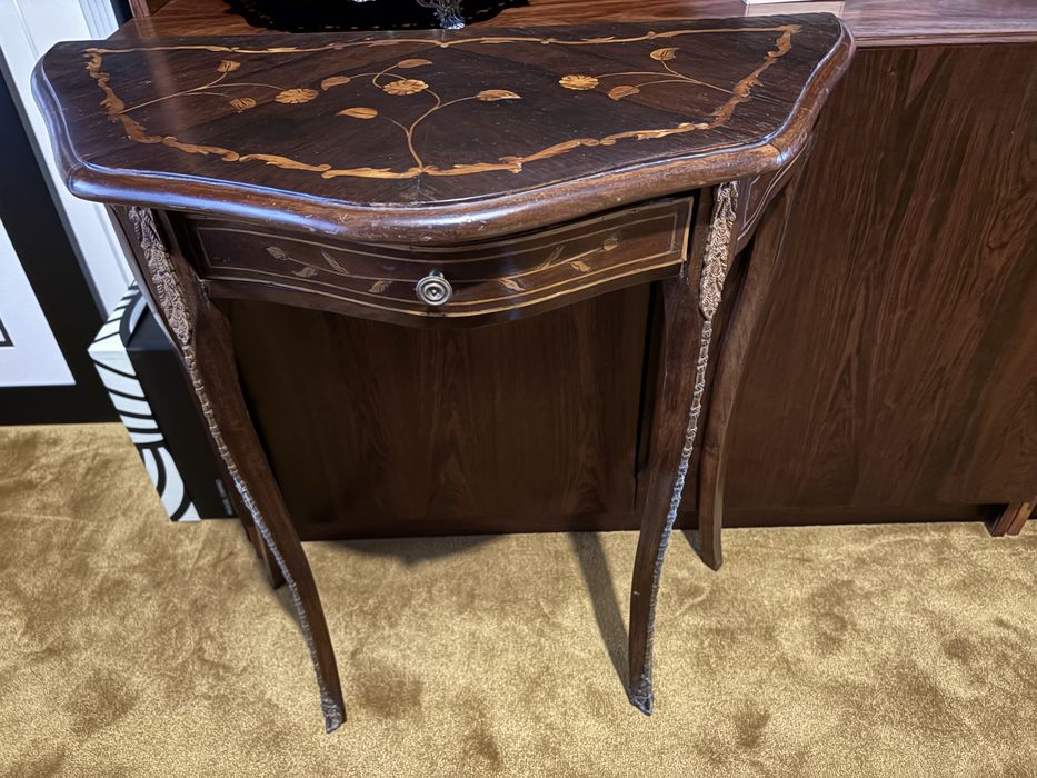 Mesa de encostar D. Maria