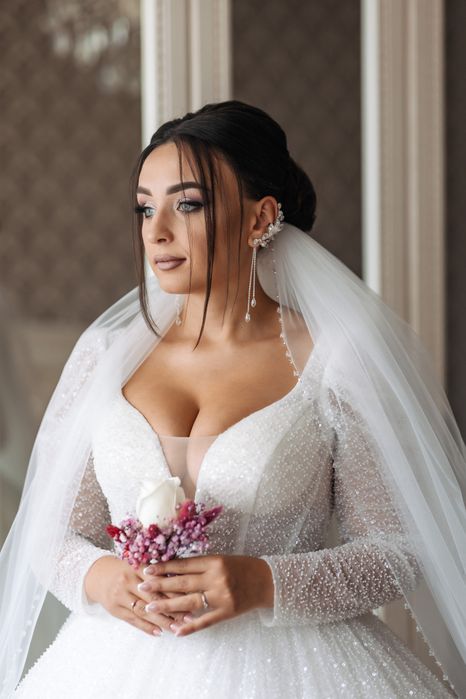 Весільна сукня