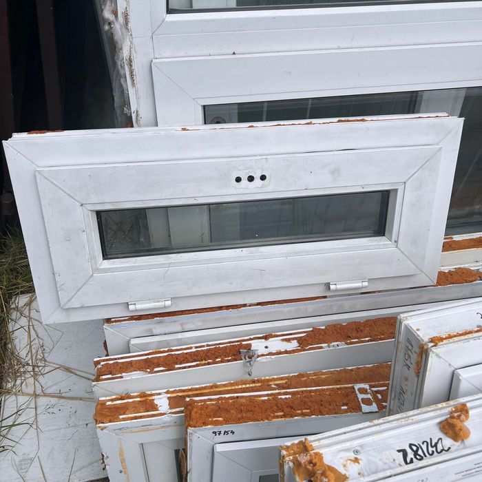 Okno PCV 76x33wys