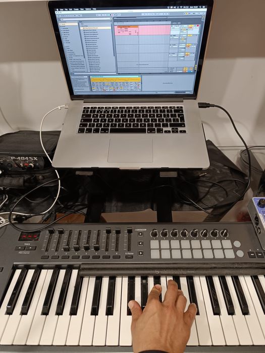 Teclado MIDI Novation Launchkey 49 MKII