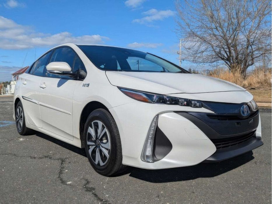 Toyota Prius Prime      2019