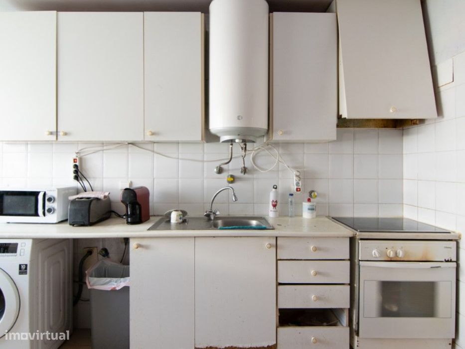 Apartamento T4 em Carnaxide com Vista para Monsanto.