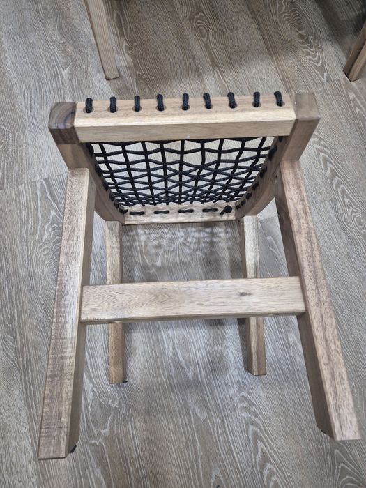 Bancos em madeira maciça