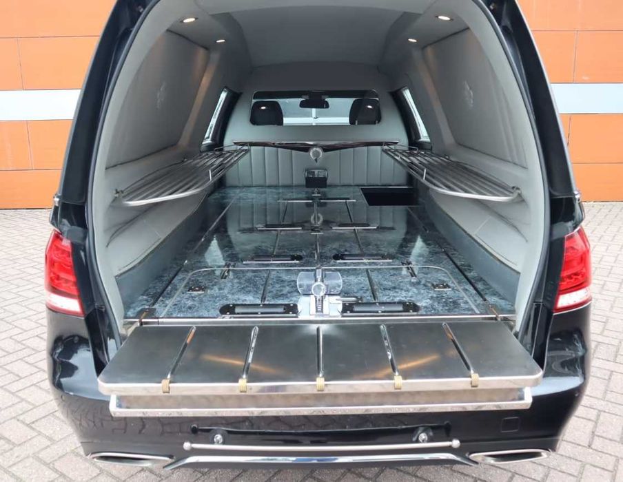 Mercedes-Benz E 200 катафалк