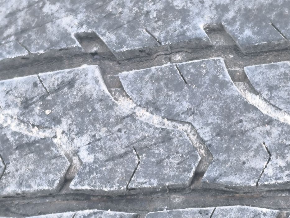 Шыны на бус.215/65.16с