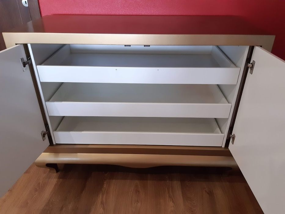 Sapateira Feita por Carpinteiro