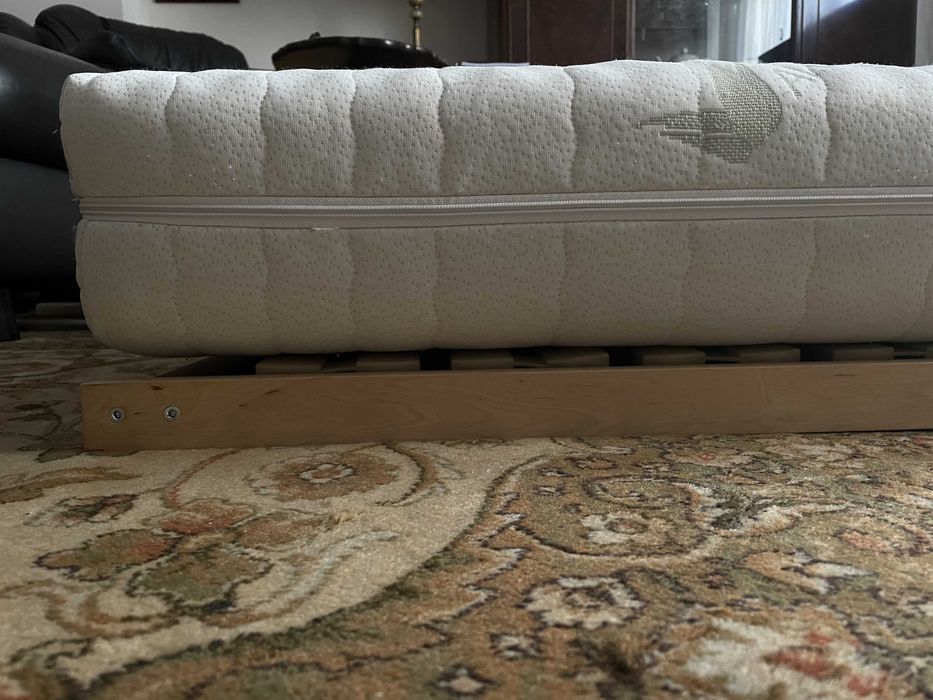 Sprzedam materac Materasso wraz ze stalażem - wymiary 90X200 cm - okazja!