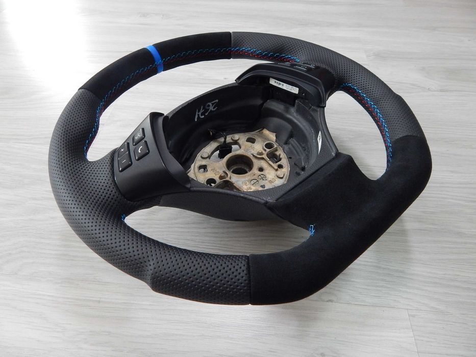 BMW E84 E90 E91- kierownica nowa skóra alcantara 3-375-E90-1