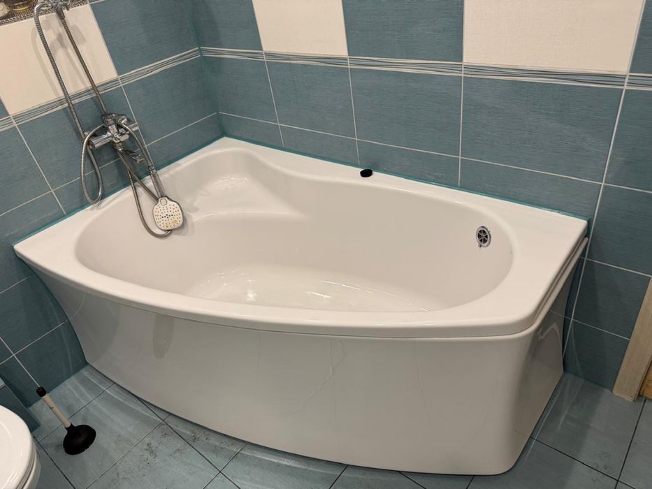 Продам ванны, электрический обогреватель, кондиционеры