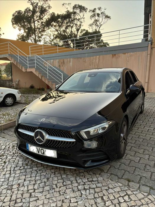 Mercedes-Benz A 180 W177 de 2019, equipado com o Pack AMG, caixa automática.