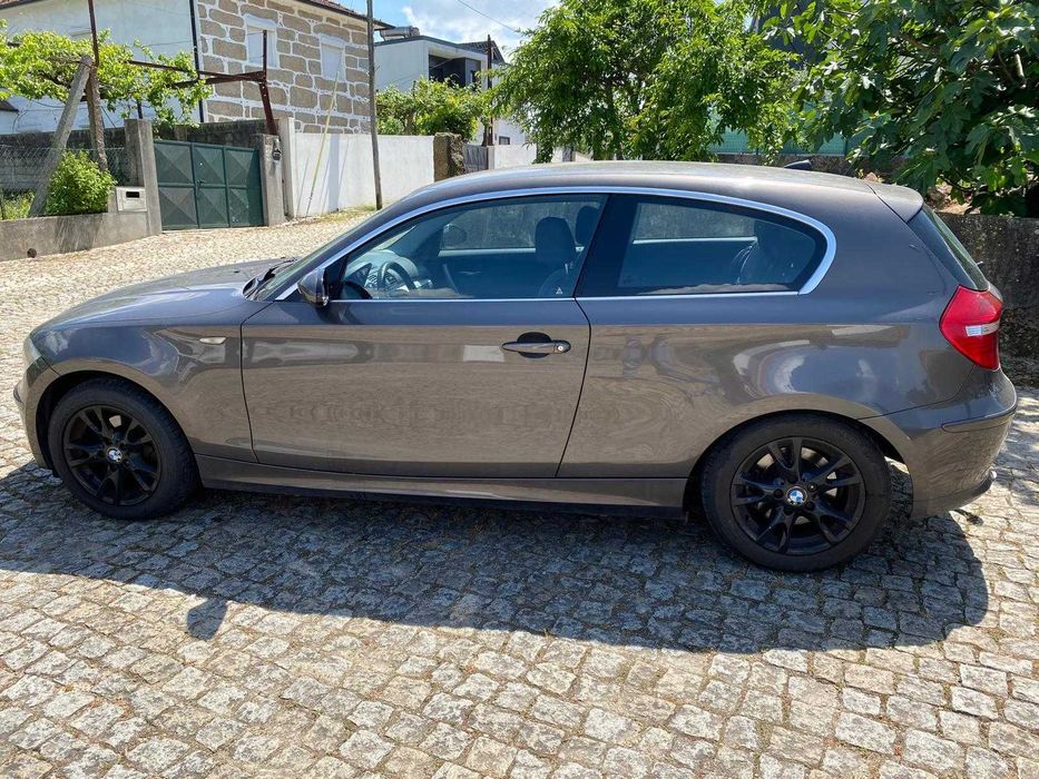 BMW Série 1 118d c/ gancho reboque