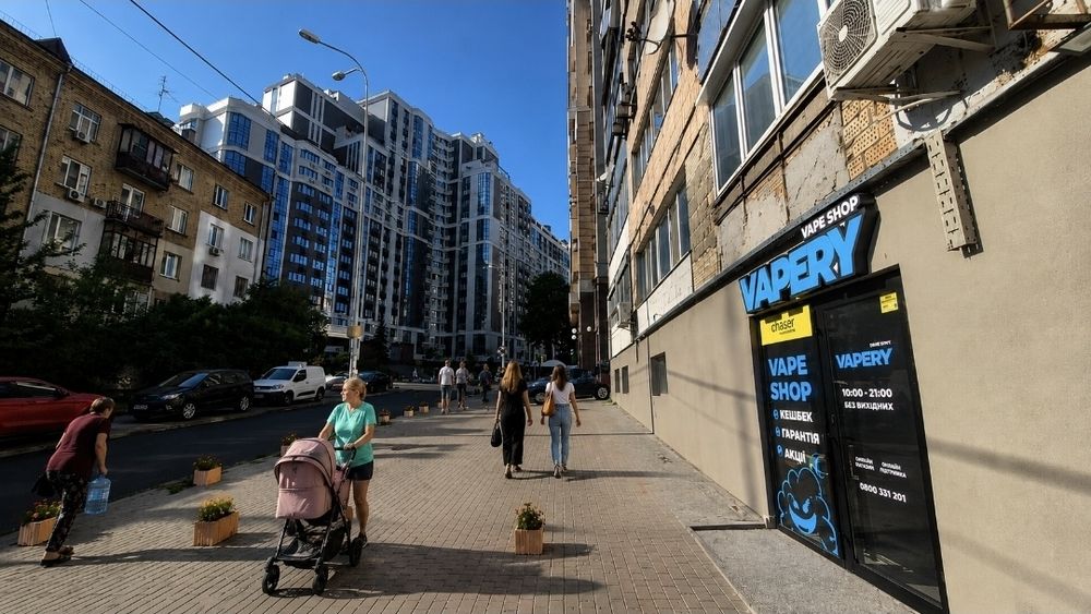 Продаж.Магазин. Фасад. 20,5 м.кв.  Златоустівська 26 
Продам фасадное коммерческое помещение 20,5 м² в Шевченковском районе Киева.4