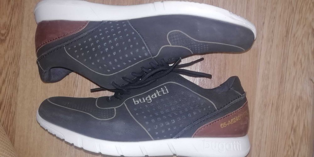 Снікерси, кросівки BUGATTI 40р