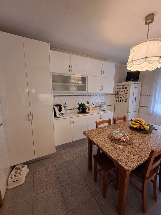 Apartamento t3 com 180m e lugar de garagem para três carros